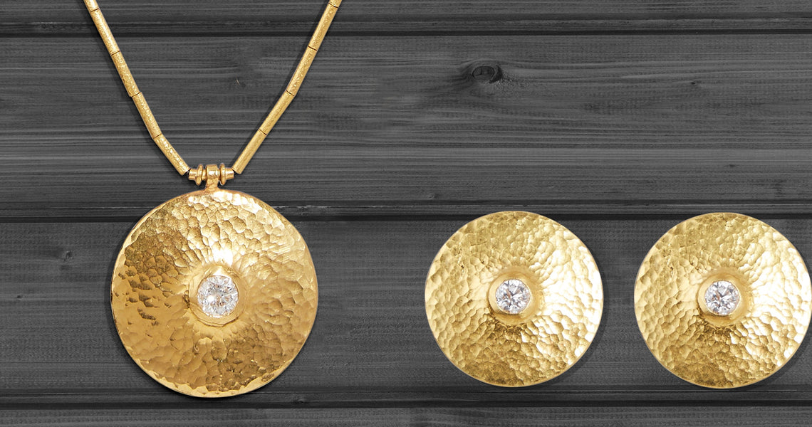 Droplet gold diamond pendant necklace