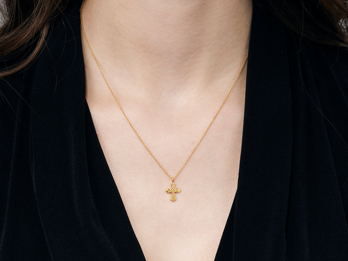 Classic Love Knot 14k Gold Pendant Necklace with Solitaire Black Diamo