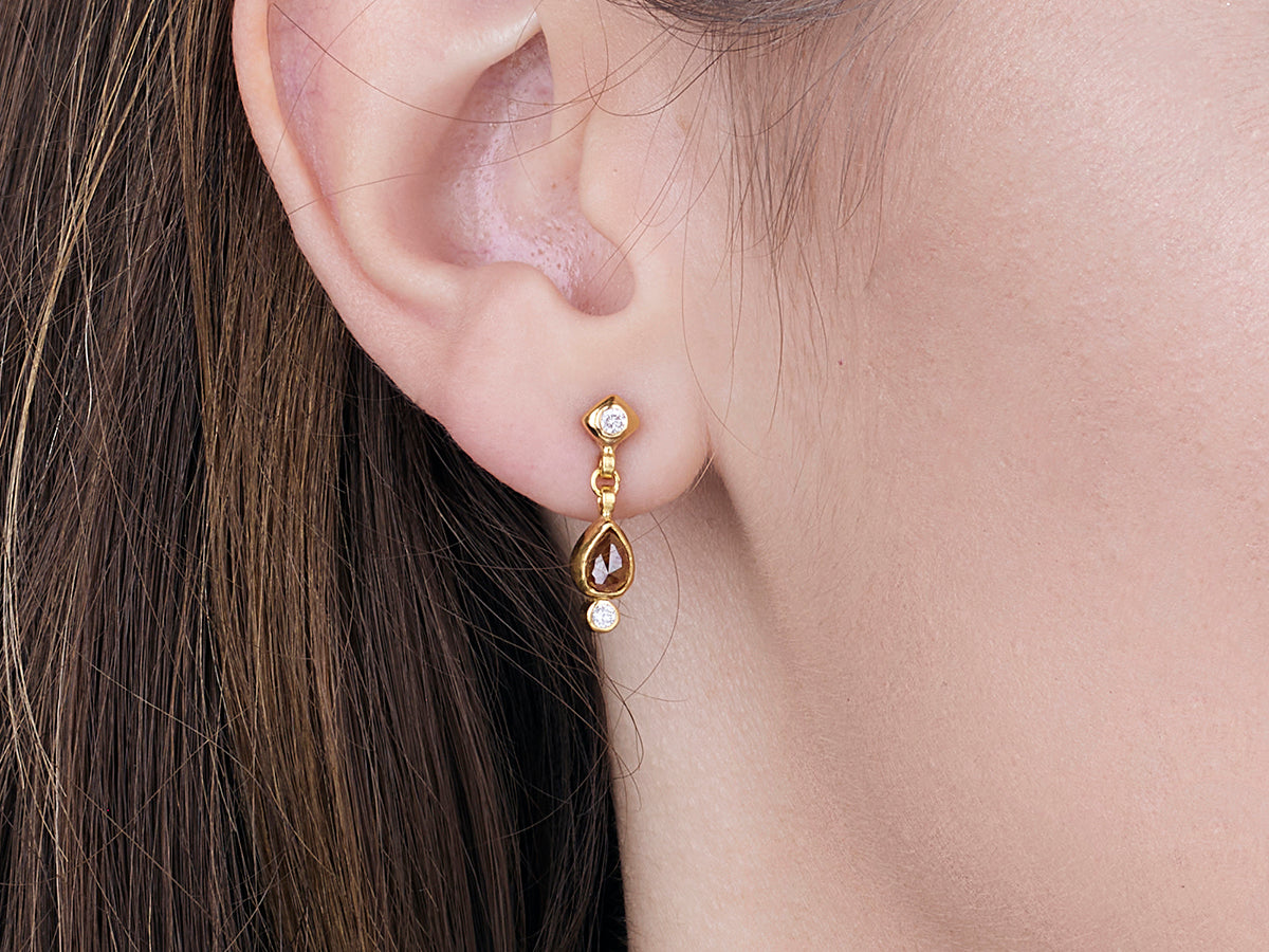 GURHAN, GURHAN Elements Gold Single Drop Earrings, 6x4mm Teardrop on Round Post Top, Diamond