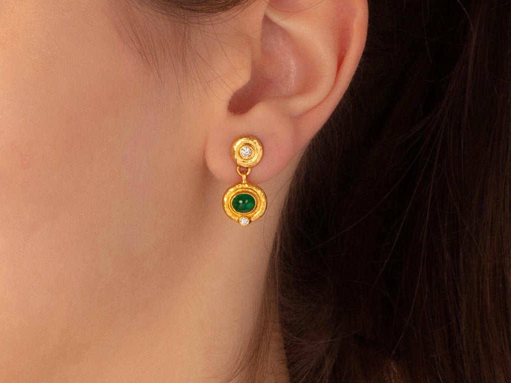 GURHAN, GURHAN Muse Gold Single Drop Earrings, 6x5mm Oval set in Wide Frame, Emerald and Diamond