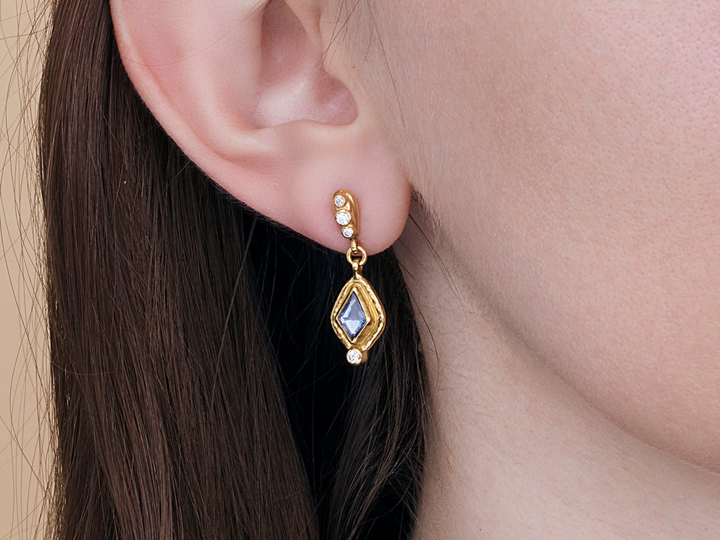 GURHAN, GURHAN Muse Gold Single Drop Earrings, 9x6mm Kite Shape set in Wide Frame, Sapphire and Diamond