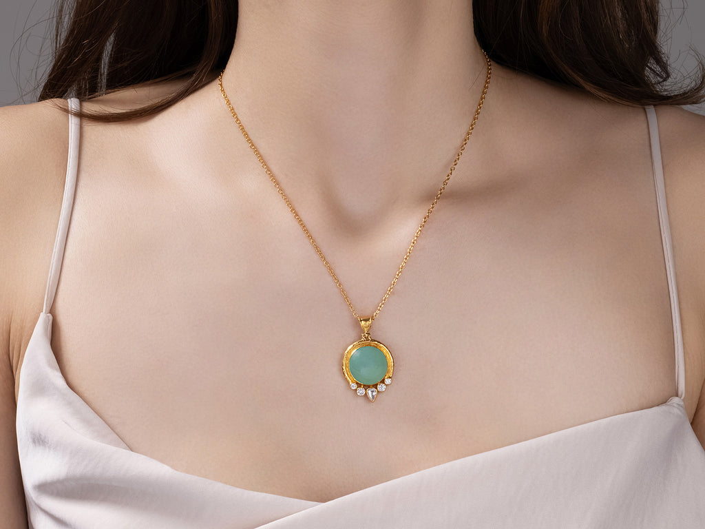 GURHAN, GURHAN Muse Gold Chalcedony Pendant Necklace, 18mm Round set in Wide Frame