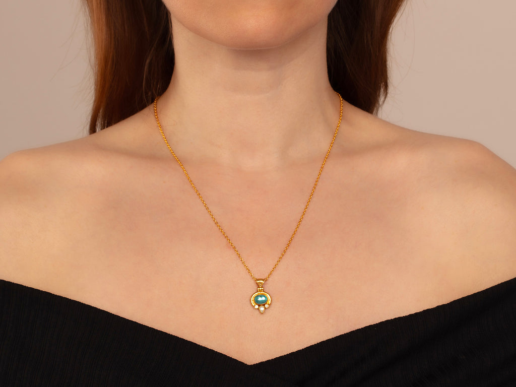 GURHAN, GURHAN Muse Gold Pendant Necklace, 8x6mm Oval set in Wide Frame, Apatite and Diamond