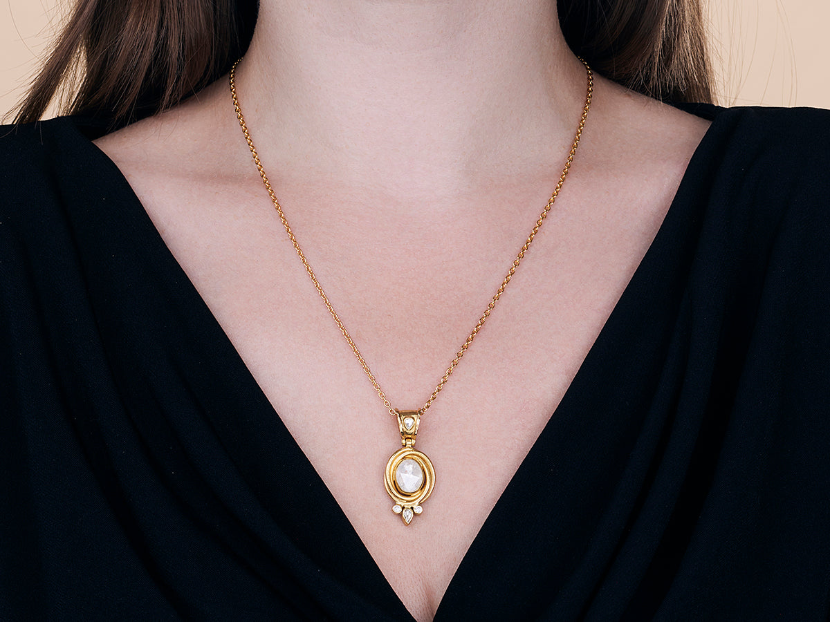 GURHAN, GURHAN Muse Gold Pendant Necklace, 10x8mm Oval set in Wide Frame, Diamond