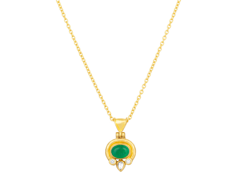 GURHAN, GURHAN Muse Gold Pendant Necklace, 8x6mm Oval set in Wide Frame, Emerald and Diamond
