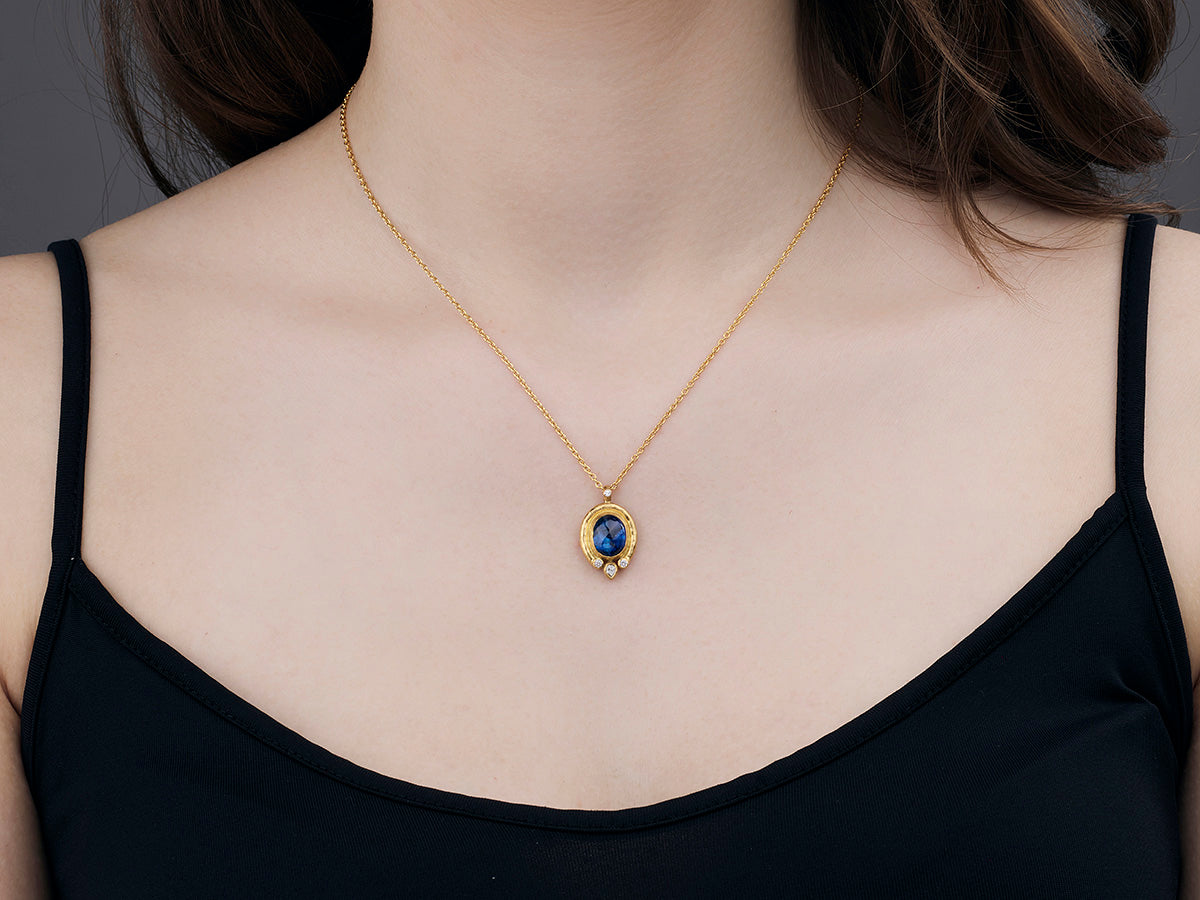 GURHAN, GURHAN Muse Gold Pendant Necklace, 11x9mm Oval set in Wide Frame, with Kyanite and Diamond