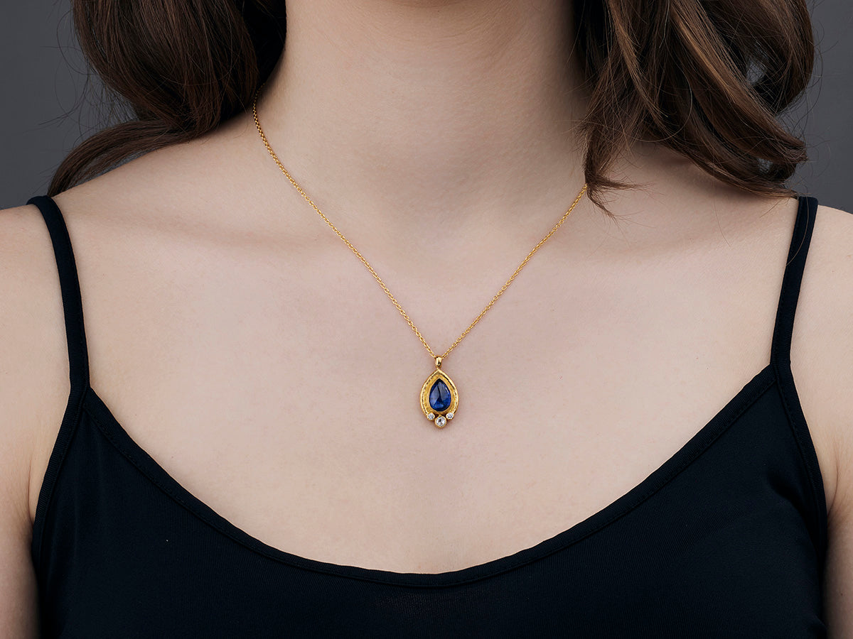 GURHAN, GURHAN Muse Gold Pendant Necklace, 13x9mm Teardrop set in Wide Frame, with Kyanite and Diamond