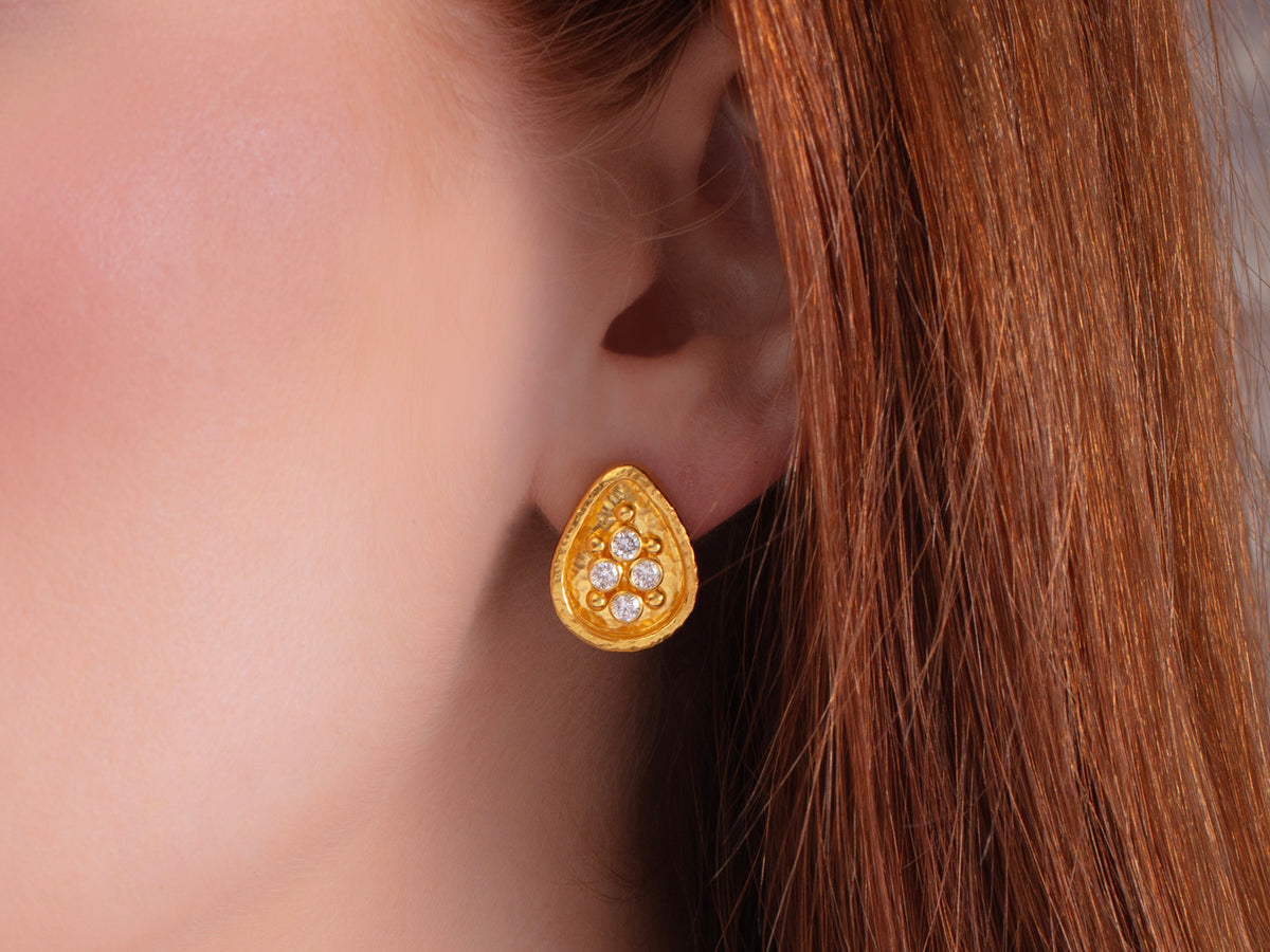 GURHAN, GURHAN Pointelle Gold Clip Post Stud Earrings, 18x14mm Clustered Teardrop, Diamond