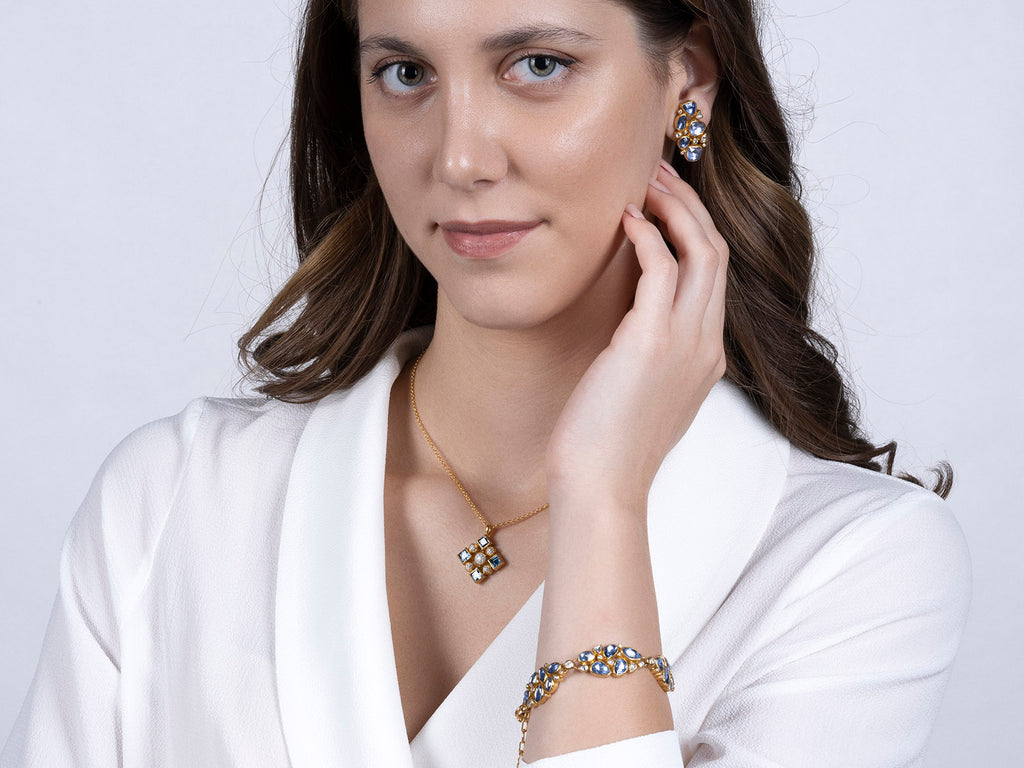 GURHAN, GURHAN Pointelle Gold All Around Statement Bracelet, Oval Clustered Links, with Sapphire and Diamond